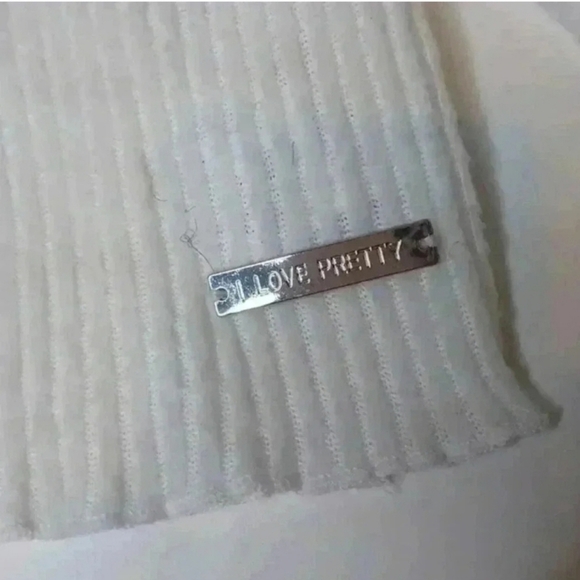 Waffle-knit-v-neck-sweaters-for-women - Picture 8 of 10